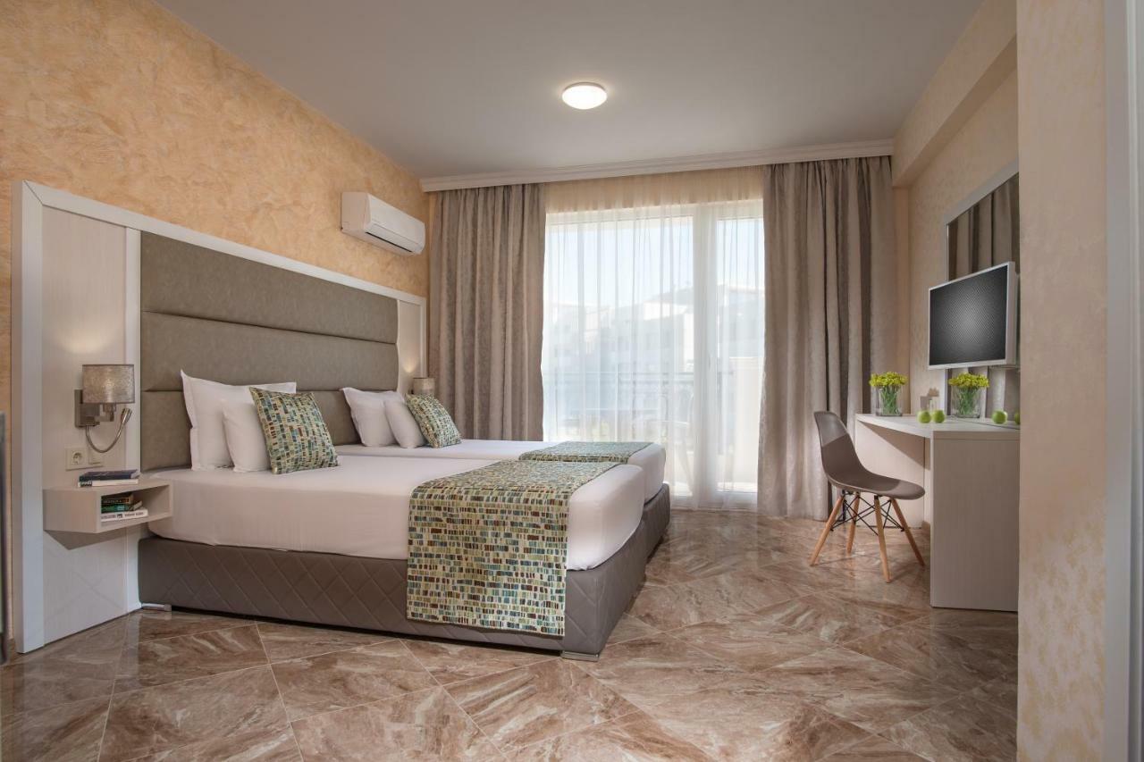 Marina White Sands Beach Hotel Obzor Bagian luar foto